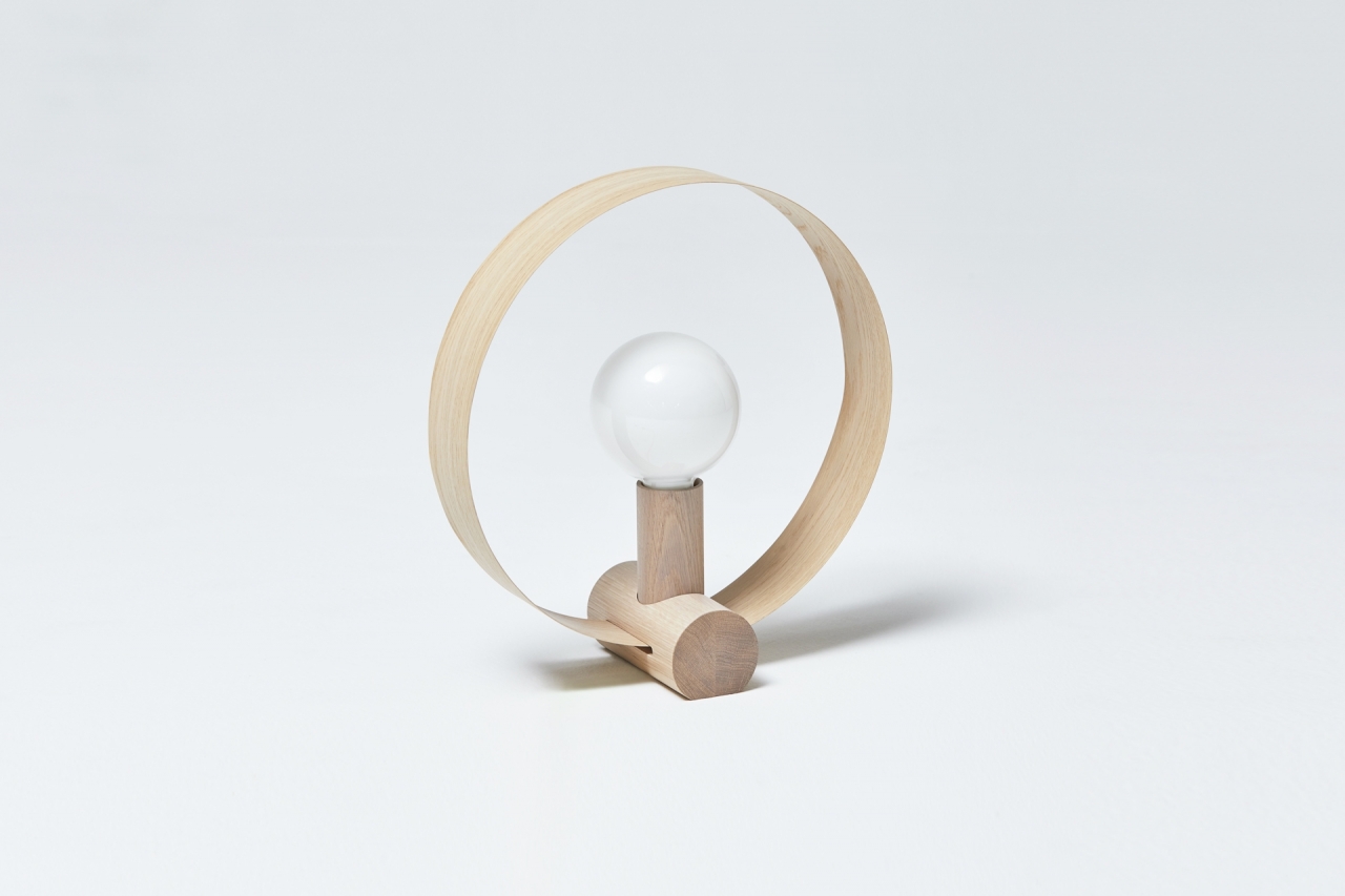 GRAVITÉ table lamp